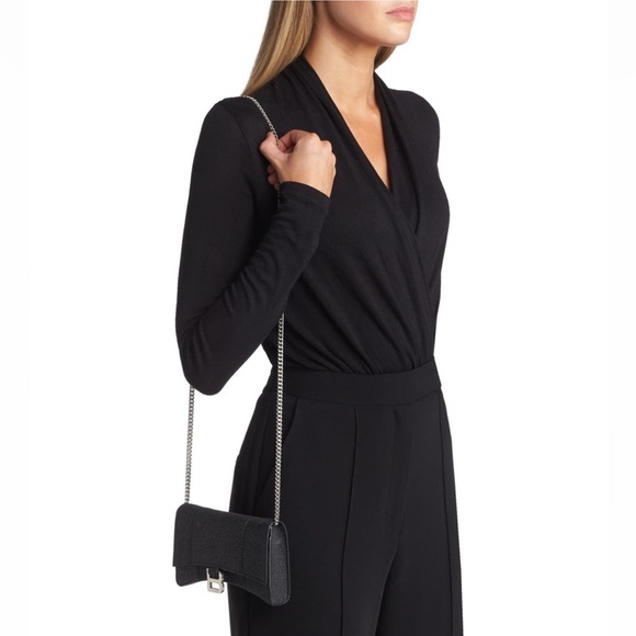 ❌❌❌SOLD❌❌❌BALENCIAGA Extra Small Hourglass Sparkle Wallet on a Chain - Picture 4 of 15